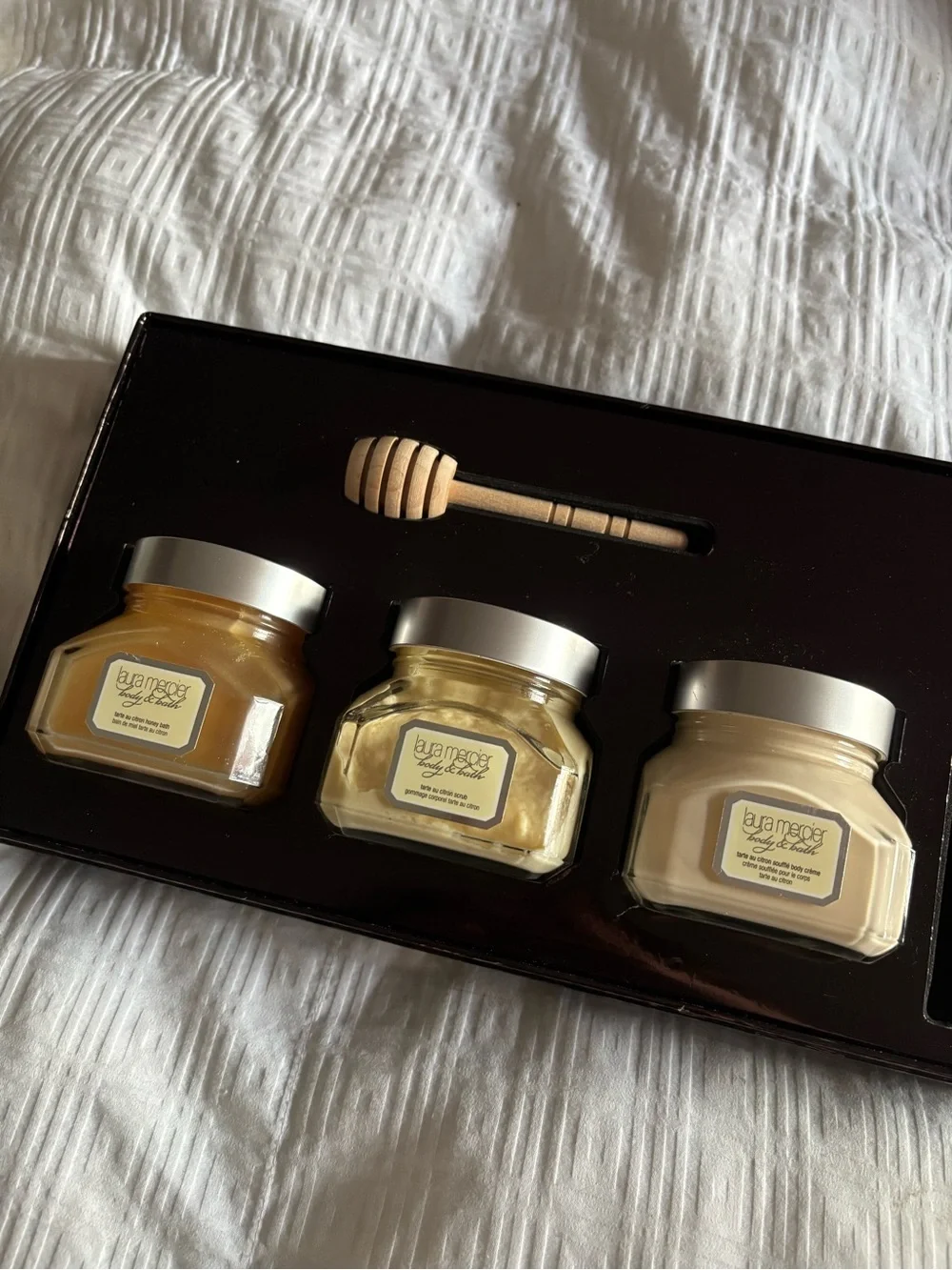Laura Mercier Golden Honey Musk Soufflé Body Creme and Honey Bath Soak Set NIB